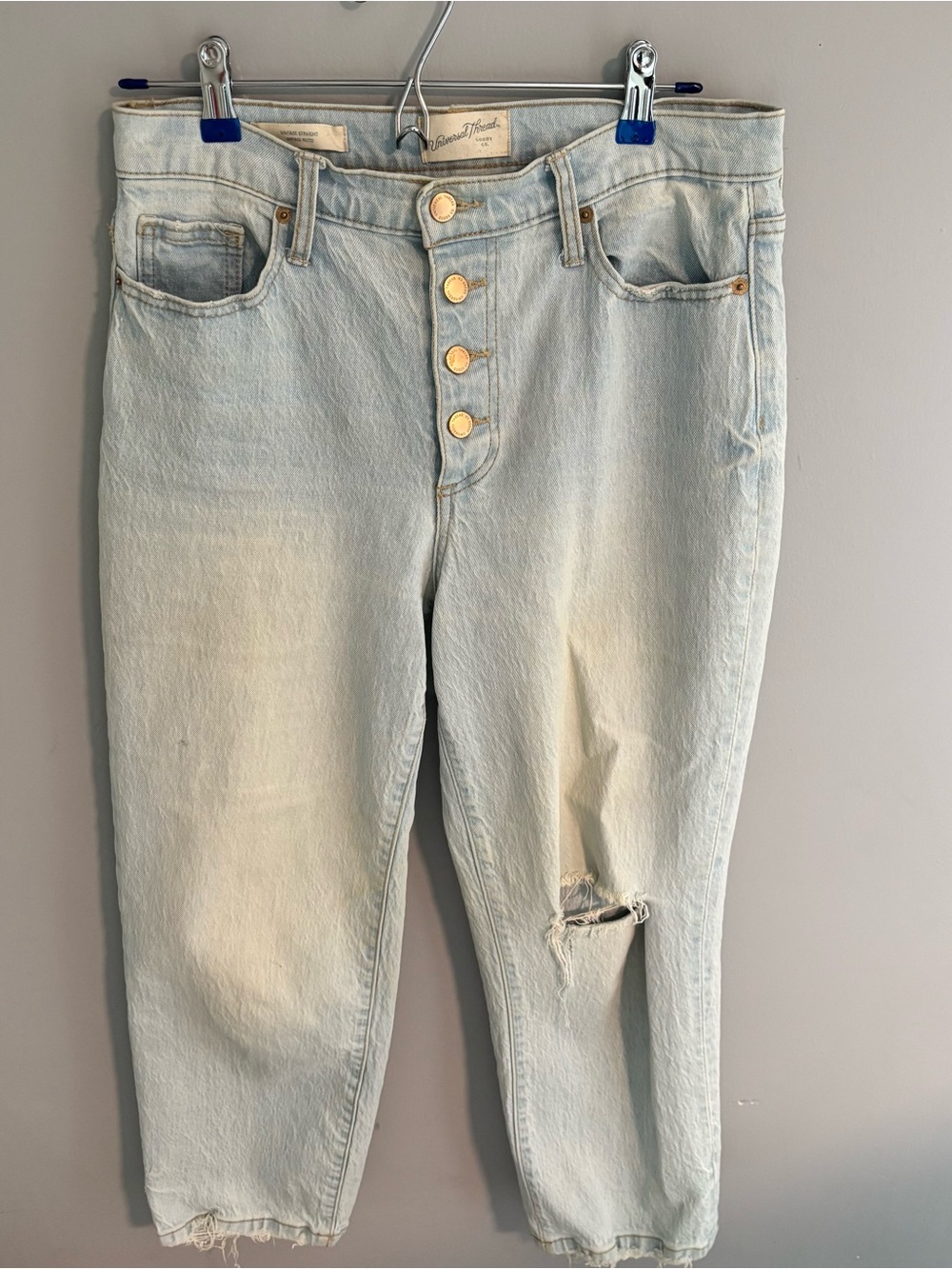 Women’s Universal Thread ‘Vintage Straight’ Light Wash Jeans